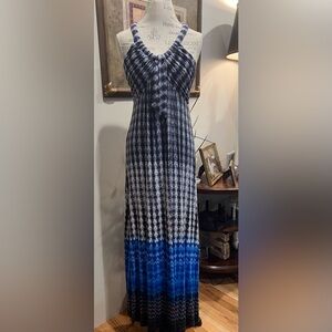 EUC Calvin Klein 12P Halter Geometric Maxi Dress